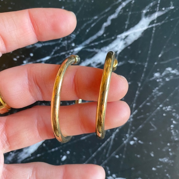 Jennifer Fisher 1.5" Thread Hoops - Picture 3 of 5